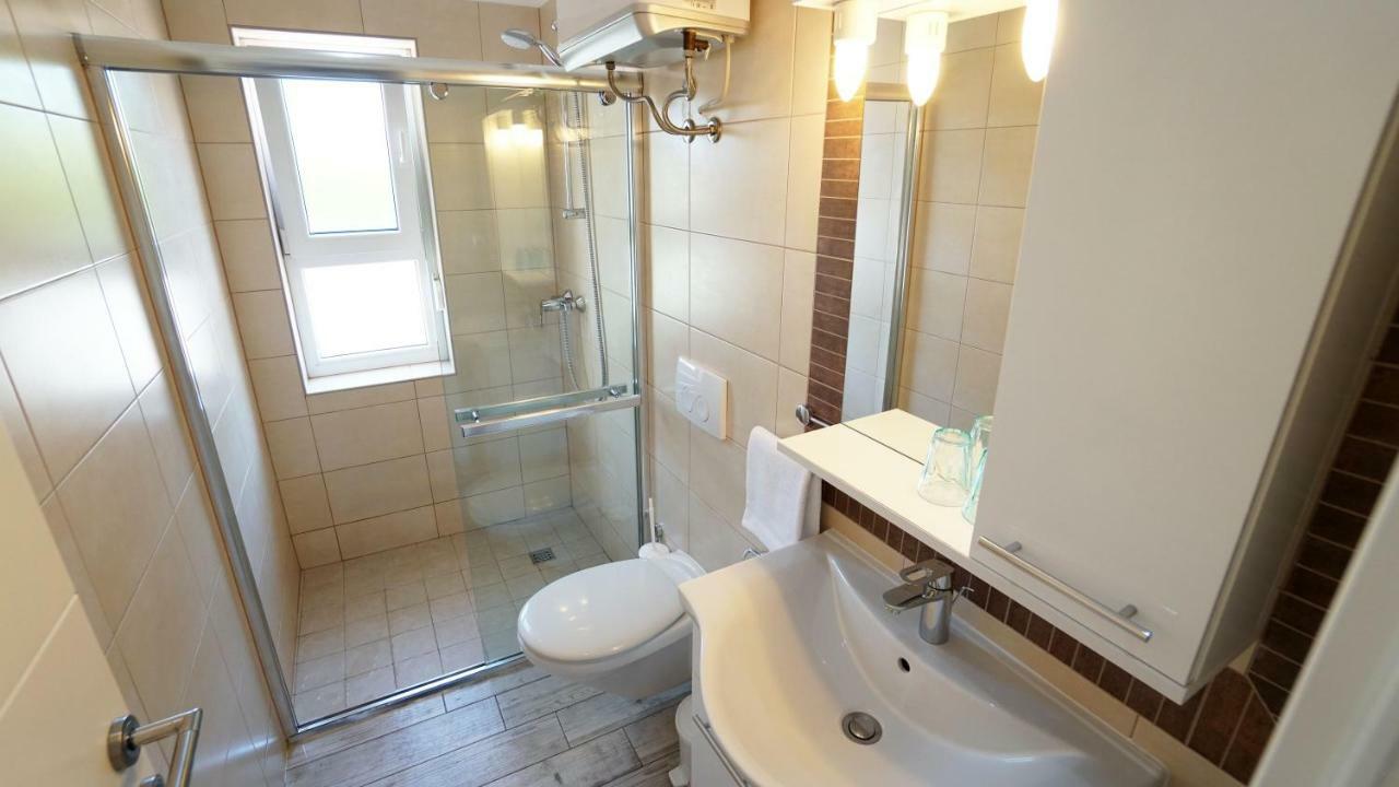Apartments Lulic Zadar Room photo